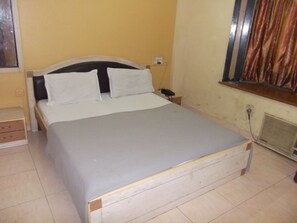 Desk, soundproofing, iron/ironing board, rollaway beds