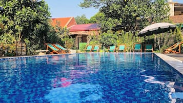 Outdoor pool, sun loungers