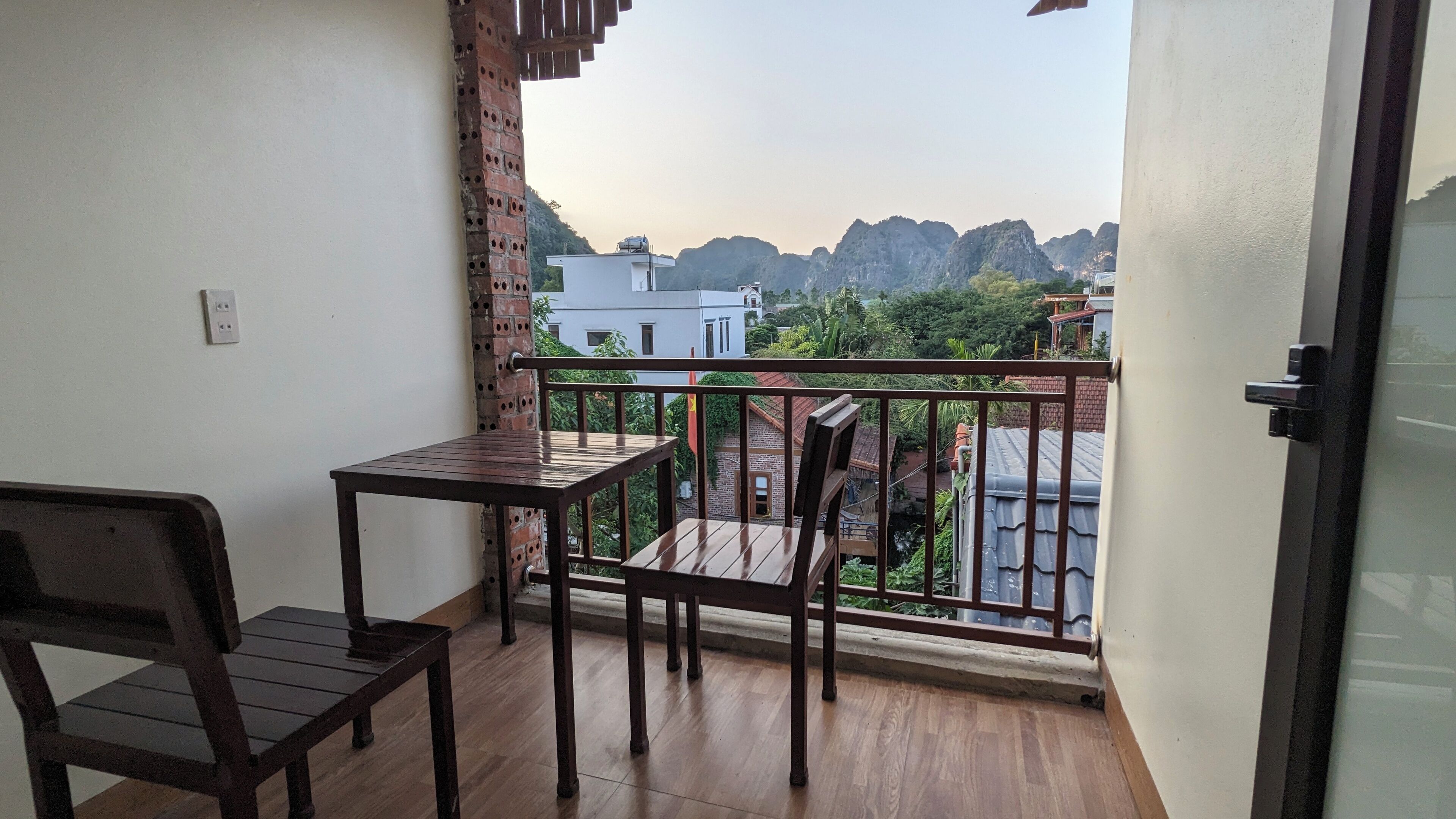 Premium Double Room, Mountain View | 1 bedroom, minibar, desk, soundproofing