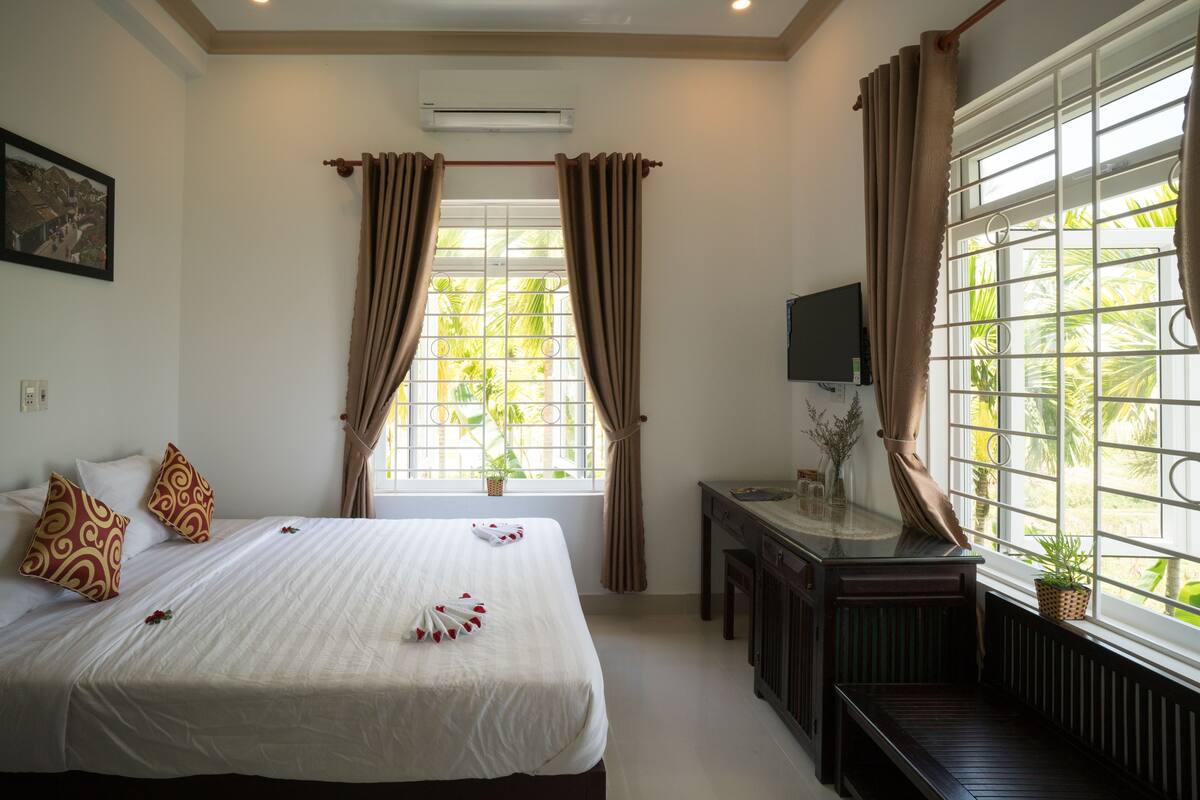 Quarto casal superior (Rice Field) | Frigobar, cofres nos quartos, escrivaninha, cortinas blackout