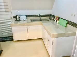 Vila superluxo | Cozinha privada | Geladeira grande, micro-ondas, cooktop, chaleira elétrica