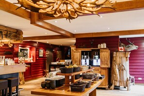 Daily buffet breakfast (EUR 18.50 per person) - Badhotel Rockanje & Brasserie Lodgers (Rockanje)