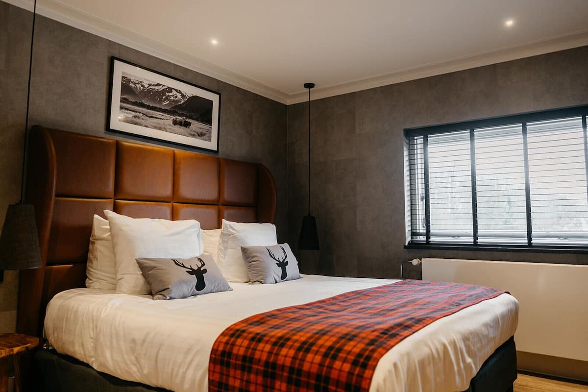 Signature-Doppelzimmer, 1 King-Bett | Kostenloses WLAN, Bettwäsche