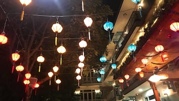 32-inch flat-screen TV with cable channels, TV