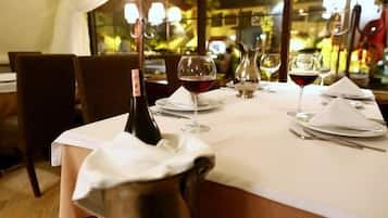 Breakfast, lunch, dinner served; Turkish cuisine