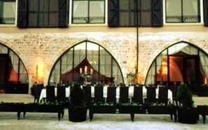 Outdoor dining - Savon Hotel - Special Class (Antakya)