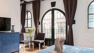 Double Room (3rd floor- stair access only)