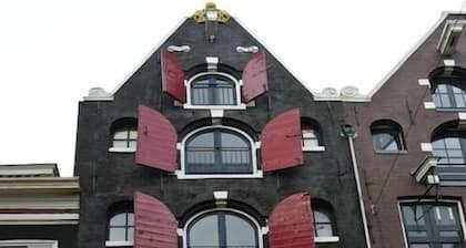 Crown Guesthouse Amsterdam