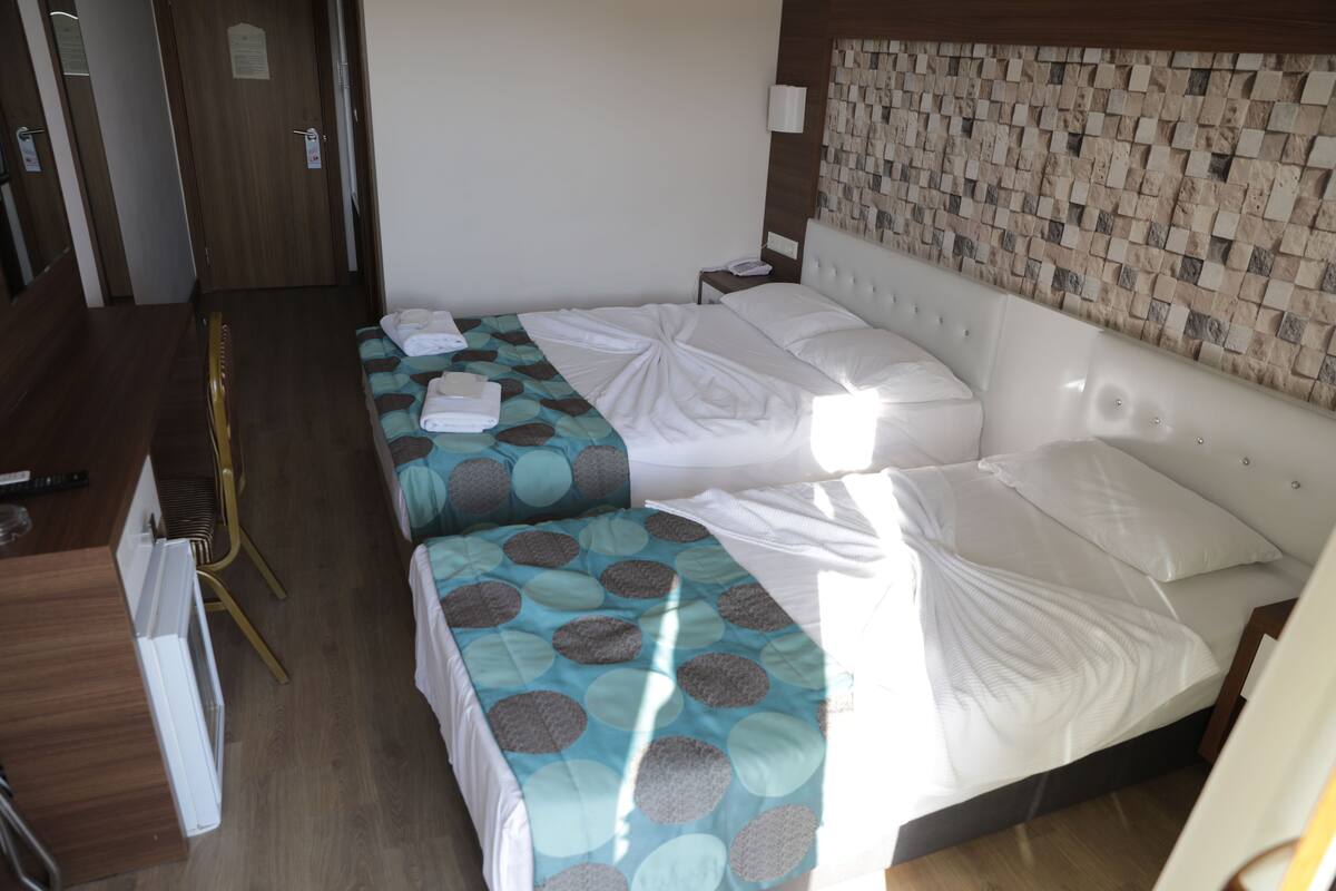 Premium bedding, minibar, soundproofing, free WiFi