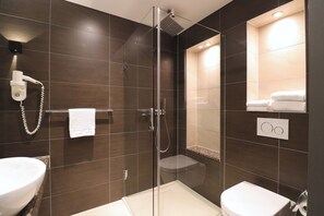 Double Room | Bathroom | Shower, rainfall showerhead, free toiletries, hair dryer - Hotel Levell (Amsterdam)