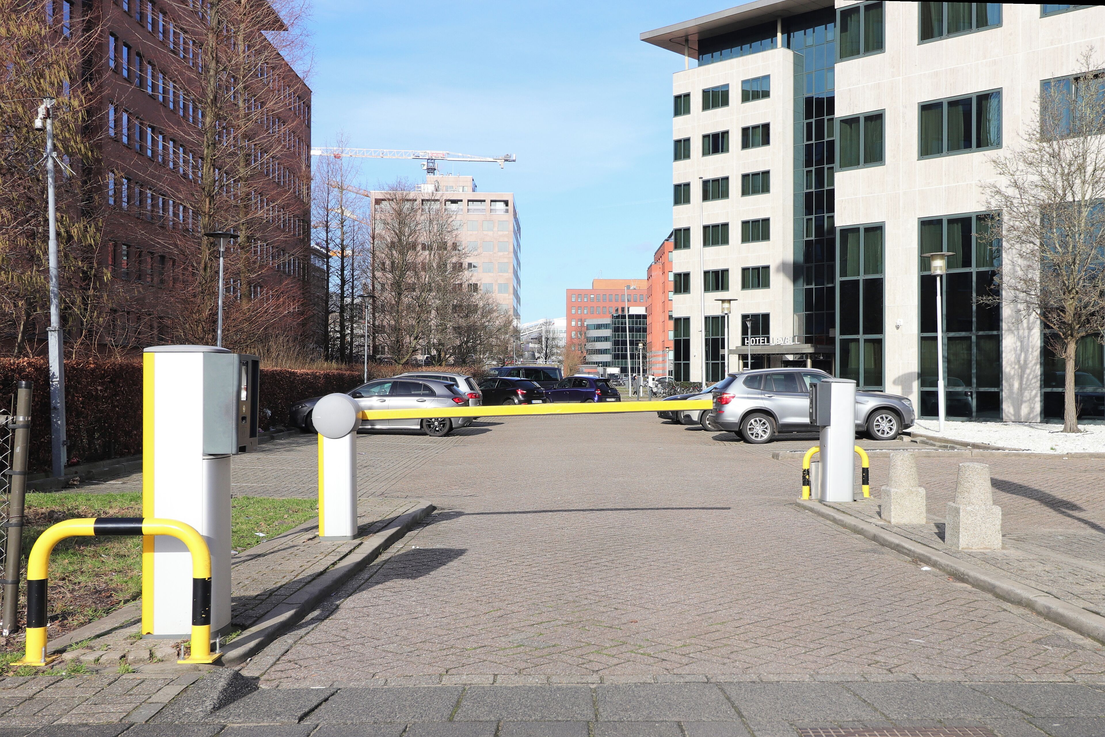 self-parking (surcharge) 20 per day