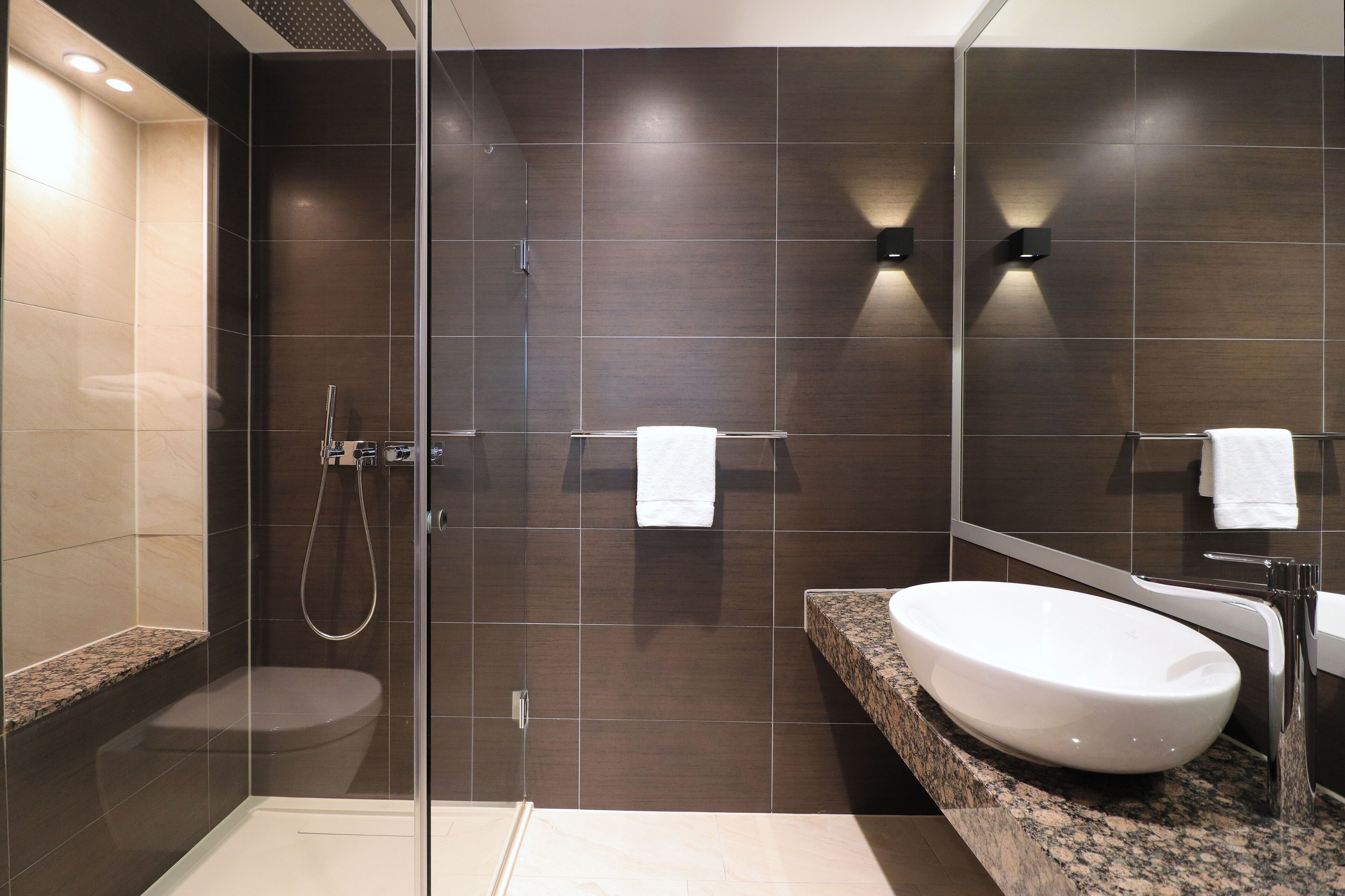 twin room | bathroom | shower, rainfall showerhead, free toiletries, hair dryer