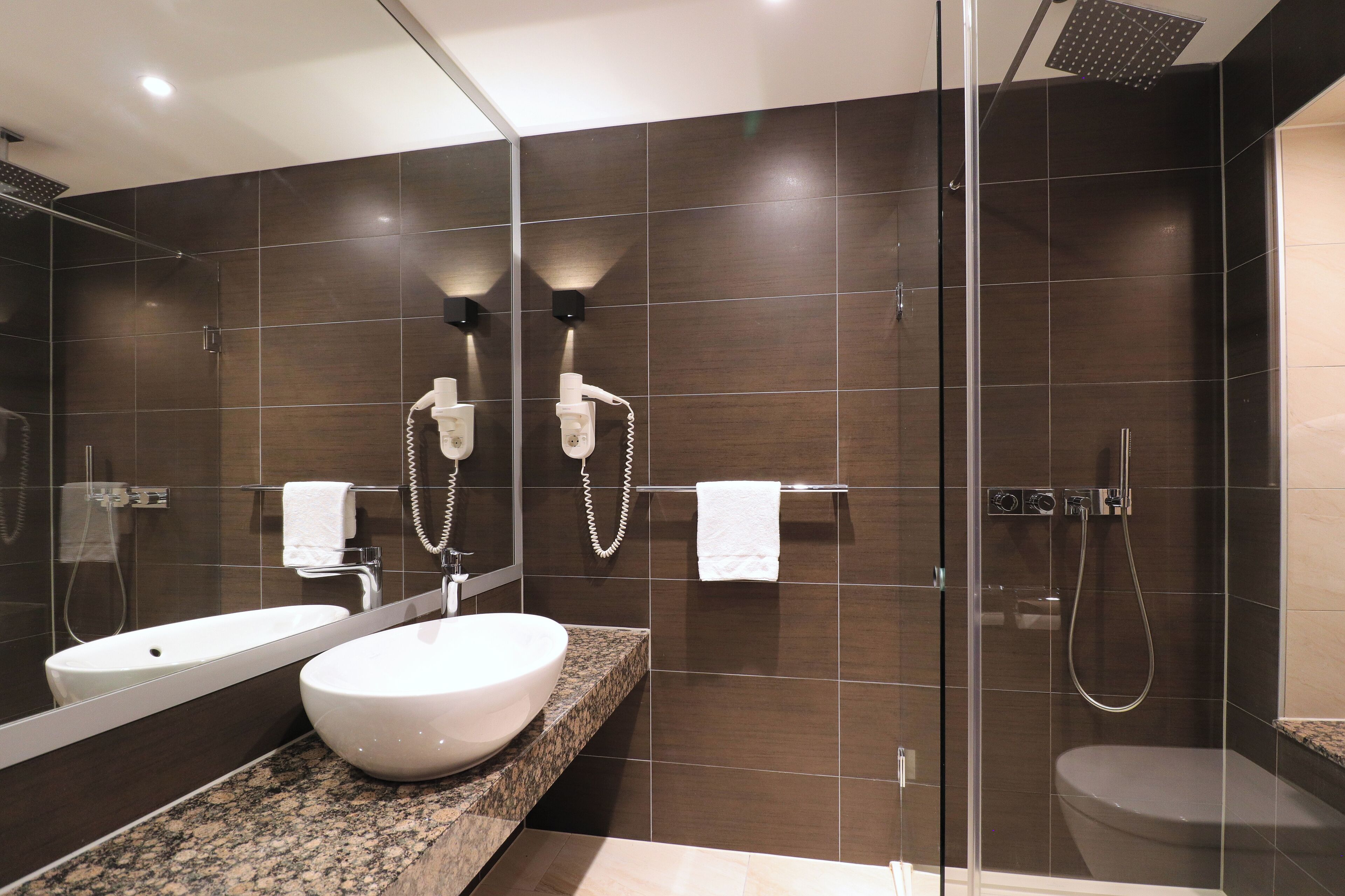 double room | bathroom | shower, rainfall showerhead, free toiletries, hair dryer