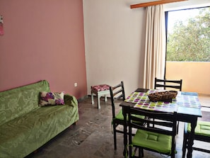 Family Apartment | Living room | TV
