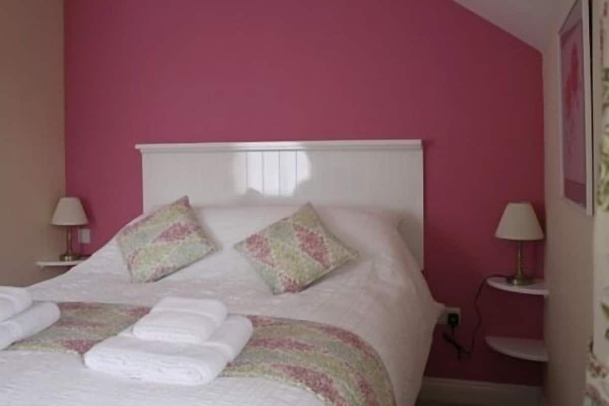 Deluxe-Doppelzimmer, mit Bad, Gartenblick (Dobbins) | 1 Schlafzimmer