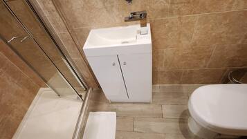 Chambre Double, salle de bains privée (room) | Salle de bain