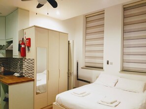 Comfort Studio, Ensuite (With Fully Fitted Kitchen) - Forest House Hotel (London)