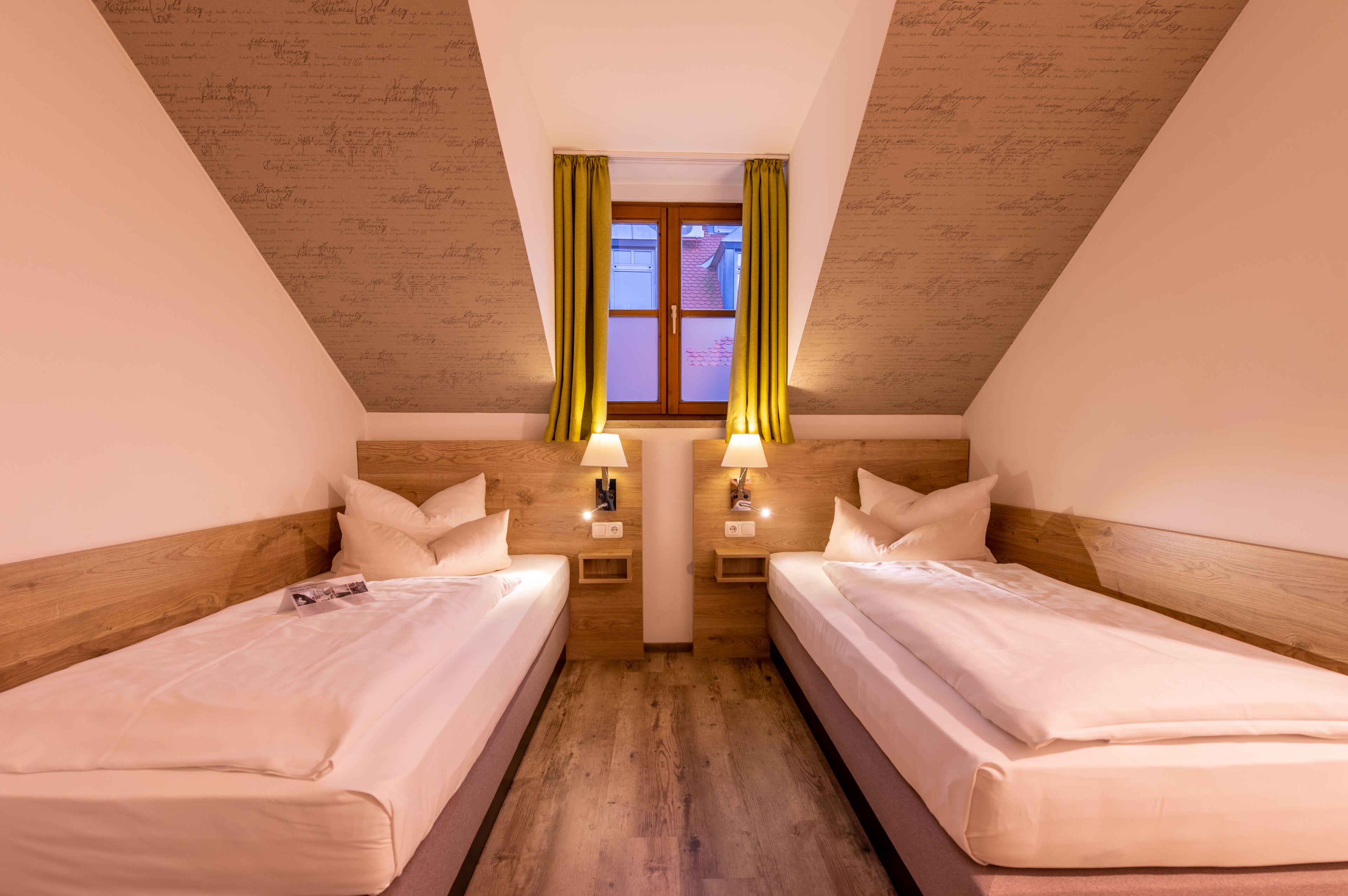 basic twin room, 1 bedroom, non smoking | 1 bedroom, premium bedding, desk, laptop workspace