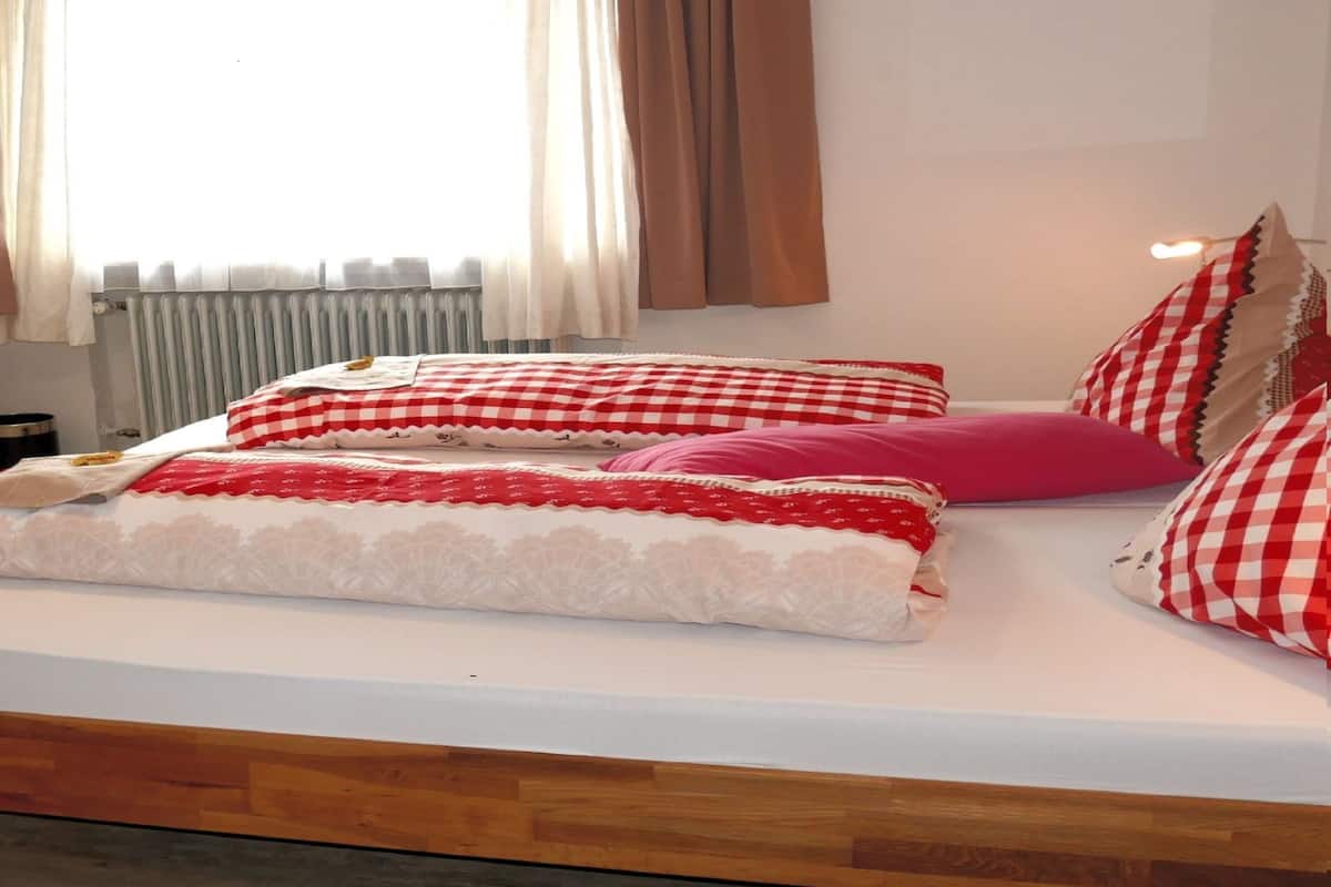 comfort apartment, 3 bedrooms | 1 bedroom, down duvets, in-room safe, individually decorated