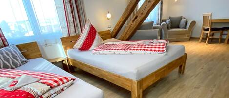 Copriletto in piuma, una cassaforte in camera, con stile personalizzato