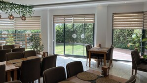 Free daily buffet breakfast  - Gulluk Life Hotel (Milas)