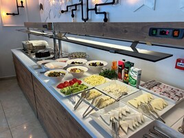 包含每日自助早餐