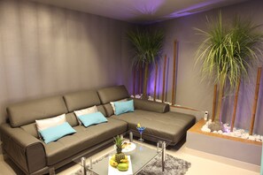 Svit (Levitation) | Minibar, värdeförvaringsskåp på rummet och mörkläggningsgardiner