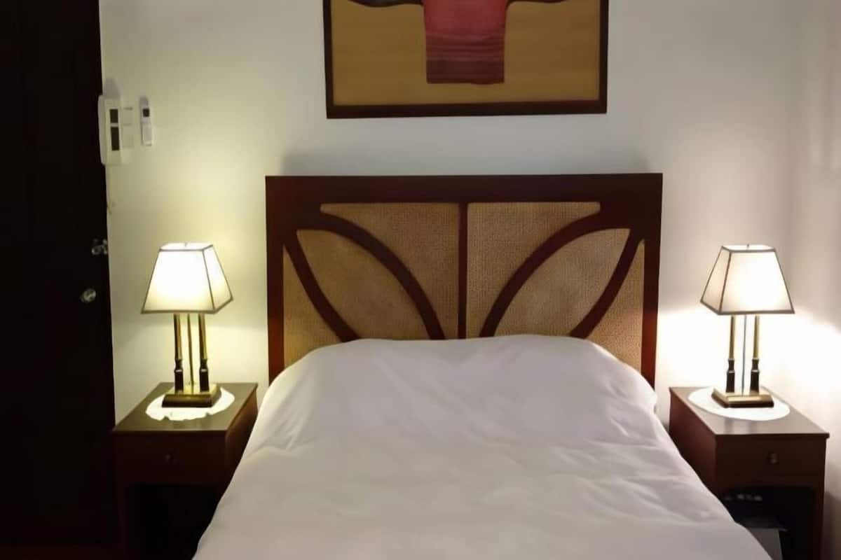 Rollaway beds, free WiFi, bed sheets