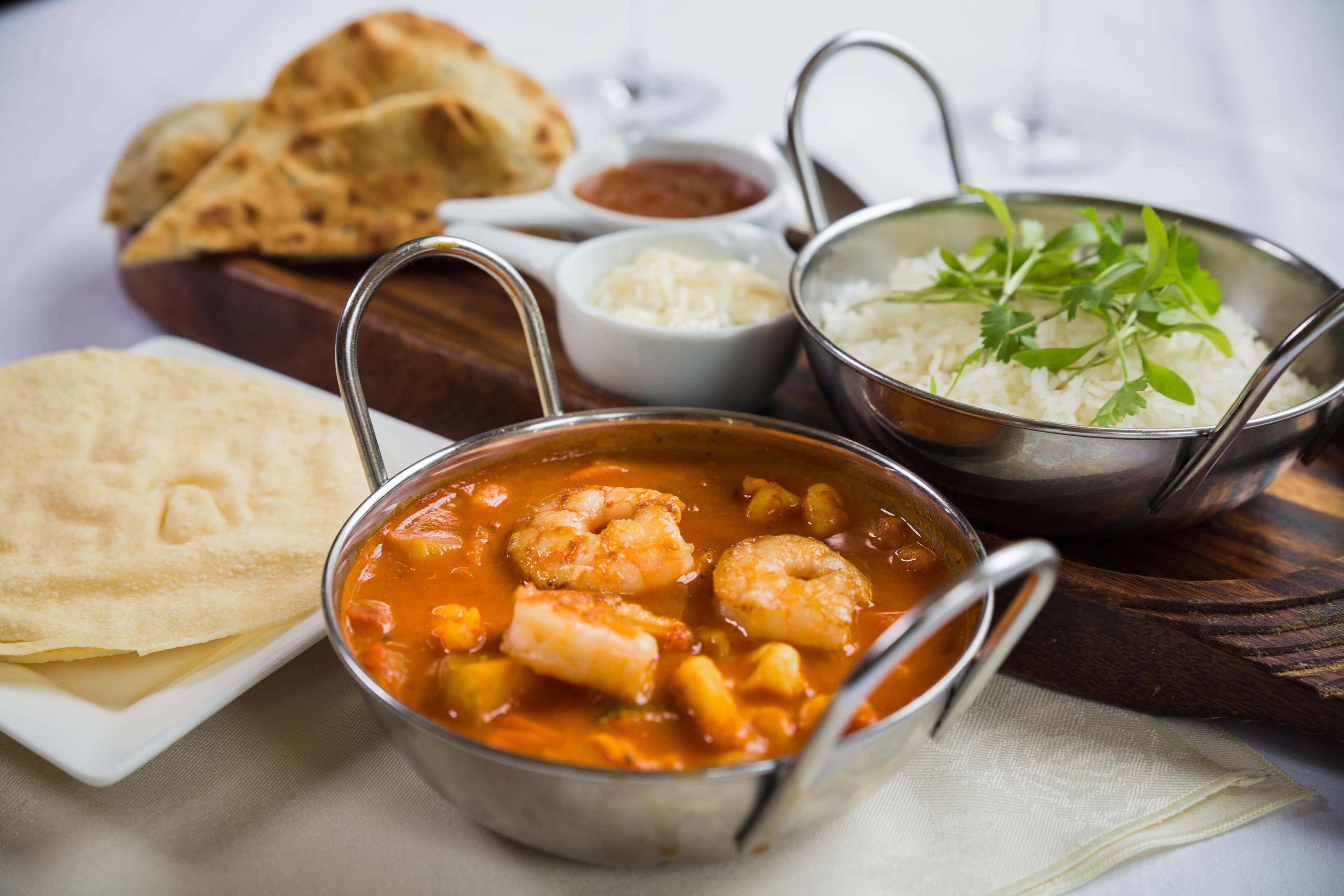 breakfast, lunch, dinner served; british cuisine