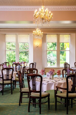 Breakfast, lunch, dinner served; British cuisine  - Penmorvah Manor Hotel (Falmouth)