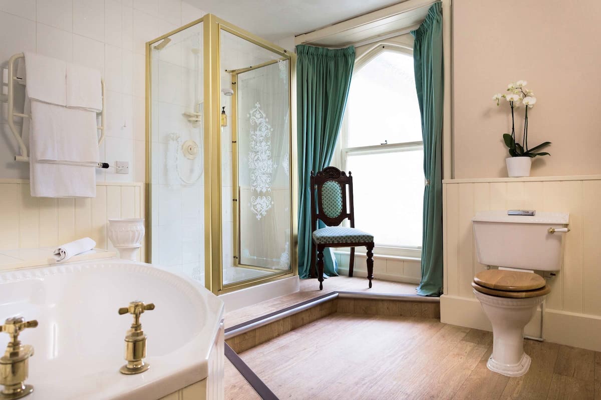 superior double room (master ) | bathroom | free toiletries, hair dryer, towels