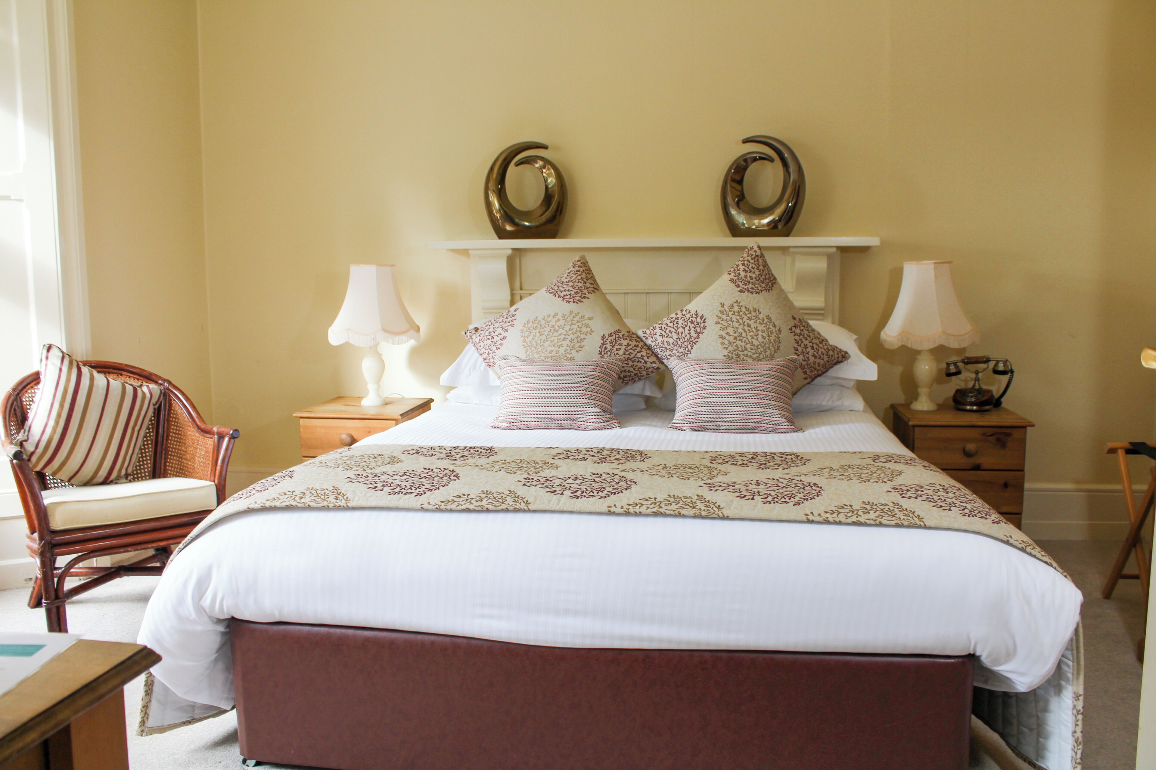 Setrika/meja setrika, Wi-Fi gratis, dan seprai linen