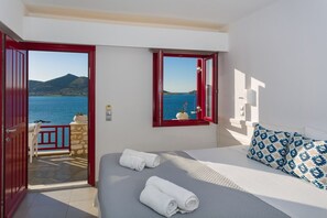 Habitación doble, vista al mar | Caja de seguridad en la habitación, escritorio y insonorización 