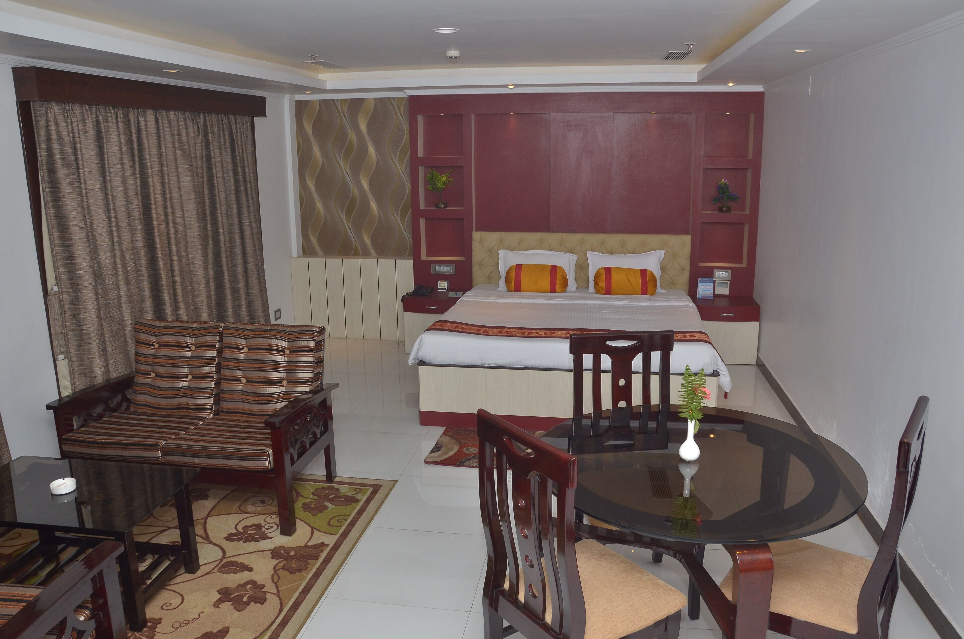 premium room | egyptian cotton sheets, premium bedding, memory-foam beds, desk