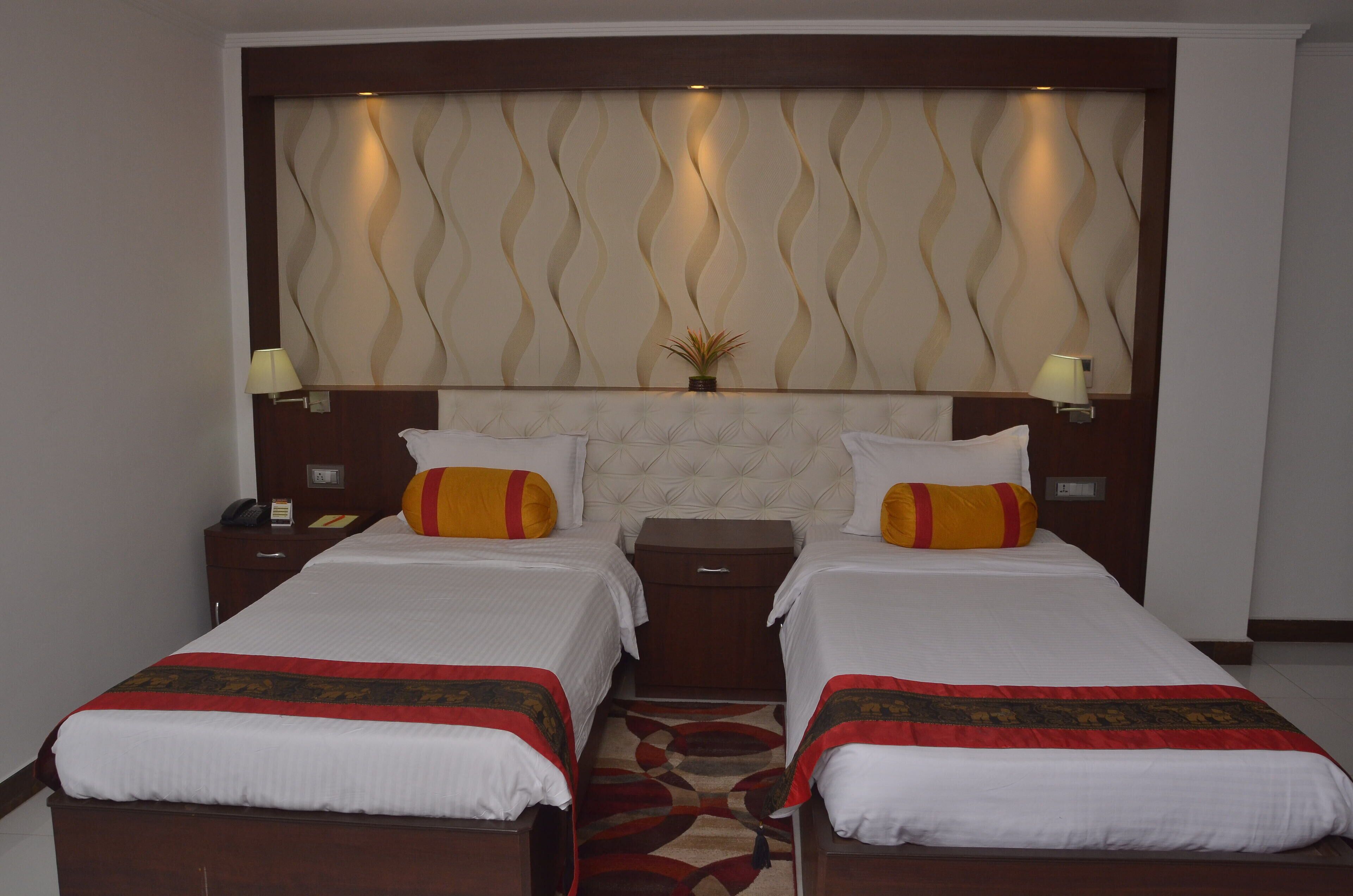 executive room | egyptian cotton sheets, premium bedding, memory-foam beds, desk