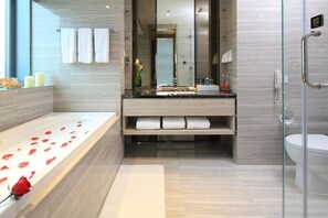 Suite ejecutiva | Baño | Toallas