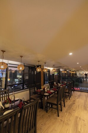 Exterior - Pride Biznotel Alkapuri (Vadodara)