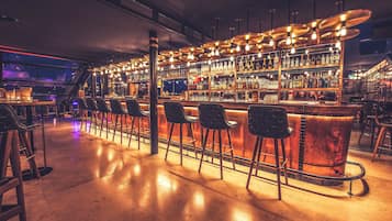 3 bars/lounges, rooftop bar