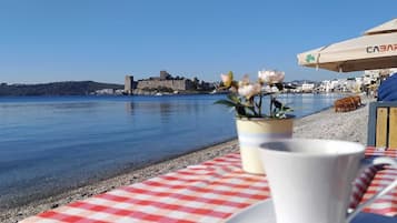 Beach nearby, free beach cabanas, sun-loungers, beach umbrellas