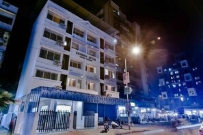 Façade de l’hébergement - soirée/nuit