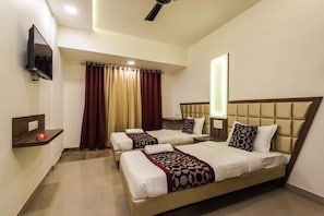 1 bedroom, desk, iron/ironing board, free rollaway beds - Krishna Avtar Services Apartment (Panvel)