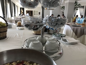 Gratis morgenmadsbuffet hver dag