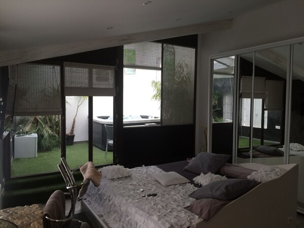 Caja de seguridad en la habitación, escritorio y wifi gratis