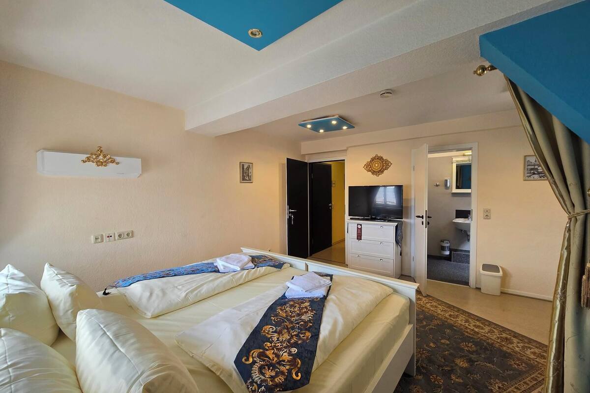 superior double room, 1 bedroom, accessible, garden view | 1 bedroom, desk, free wifi, bed sheets