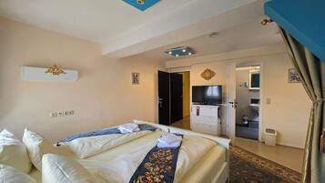 Superior-Doppelzimmer, 1 Schlafzimmer, barrierefrei, Gartenblick | Schreibtisch, kostenloses WLAN, Bettwäsche, Rollstuhlgeeignet