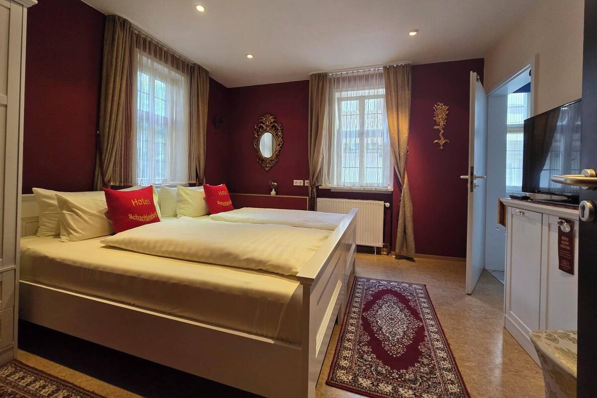 Desk, free WiFi, bed sheets