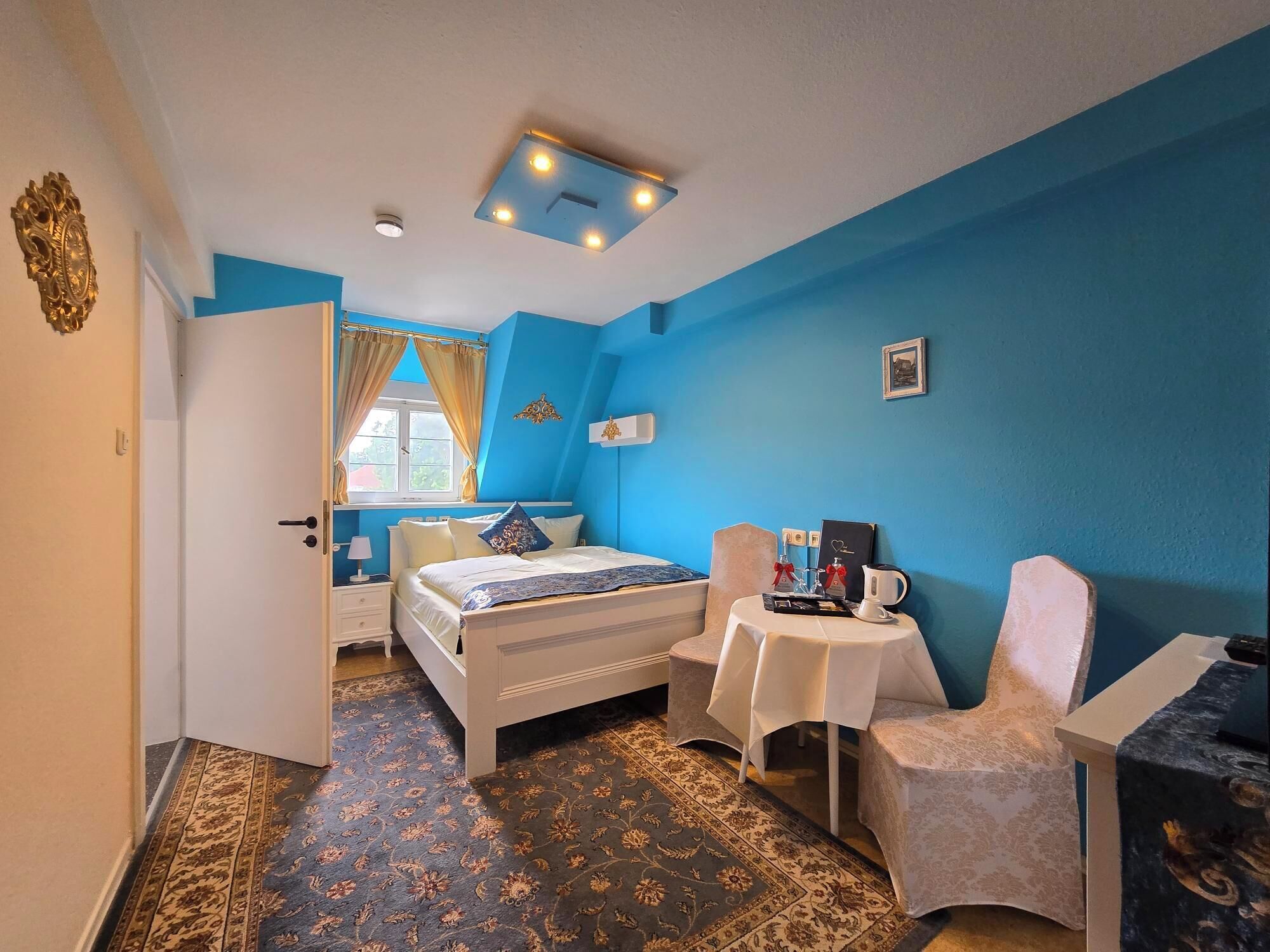 superior single room, 1 bedroom | 1 bedroom, desk, free wifi, bed sheets