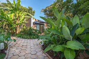 Bangalô design, 1 quarto, acessível, vista para o jardim | Vista para o jardim