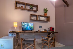 Comfort Suite (Jabuticaba) | Minibar, blackout drapes, free WiFi, bed sheets - Suítes no Quintal (Brotas)