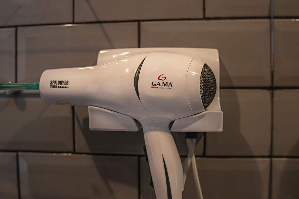 design bungalow, 1 bedroom, accessible, garden view | bathroom amenities | shower, free toiletries, hair dryer, towels